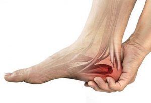 وارد شدن اجسام به درون پا یکی از دلایل درد کف پا
